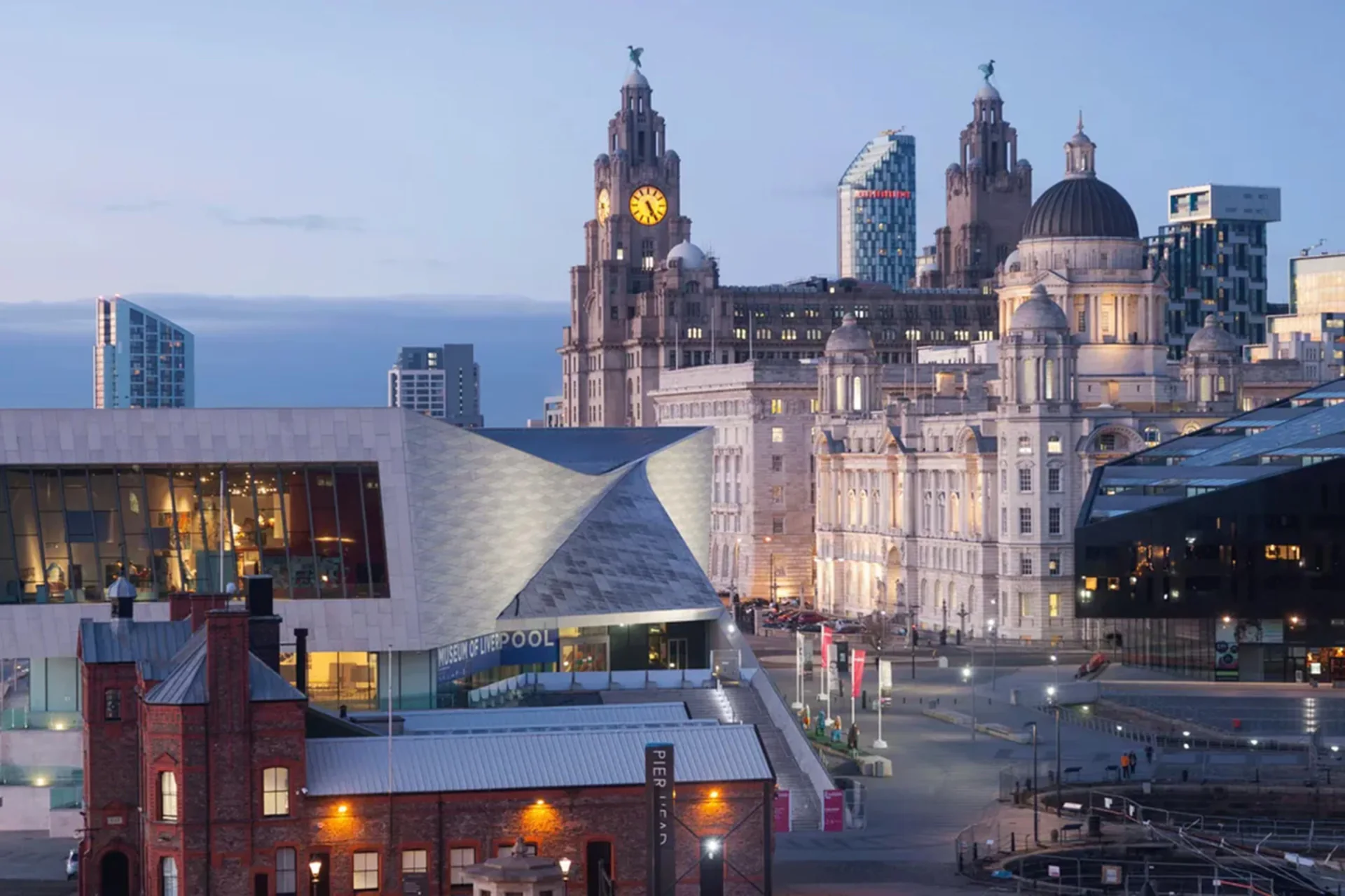 Liverpool sahili, Three Graces ve İngiltere'deki Mersey Nehri