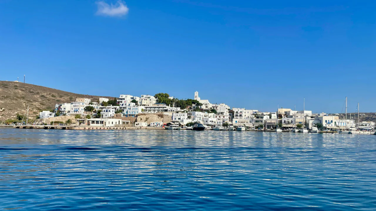 Milos feribot varış noktası