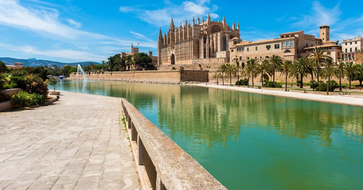 Palma de Mallorca katedrali, eski şehir ve Akdeniz sahili