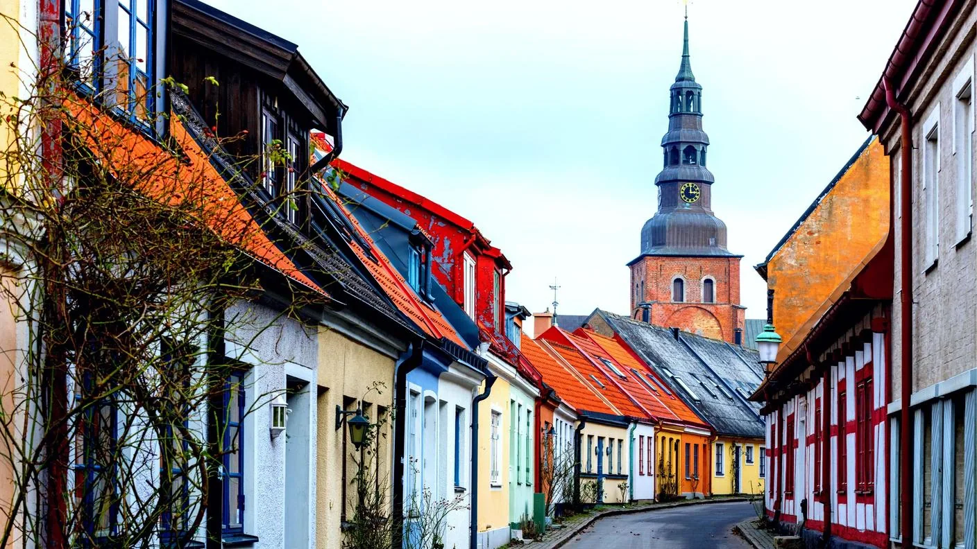 Ystad eski kenti, limanı ve güney İsveç kıyısı