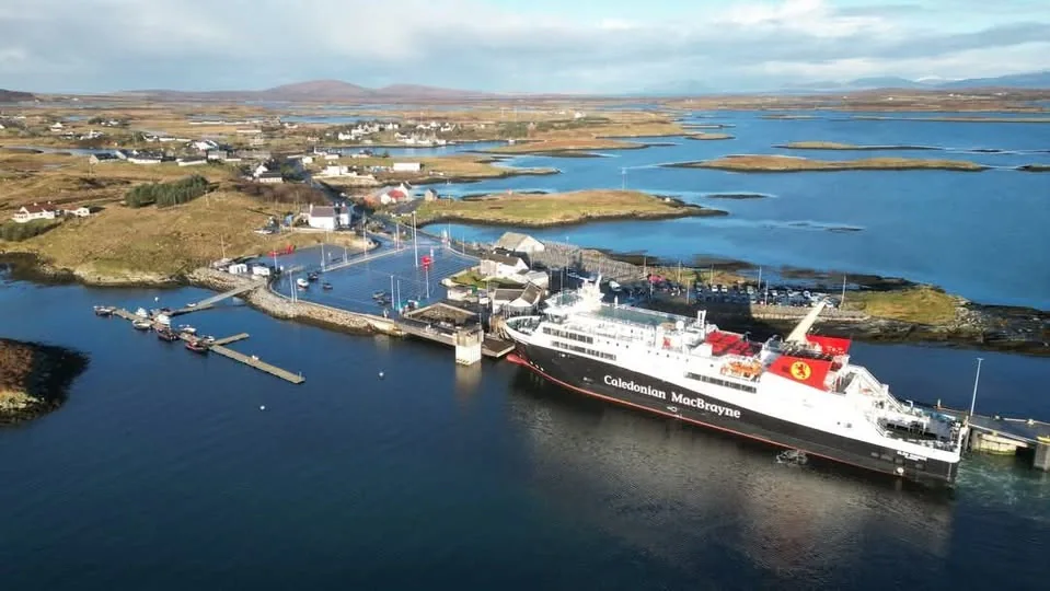 Lochmaddy feribot limanı