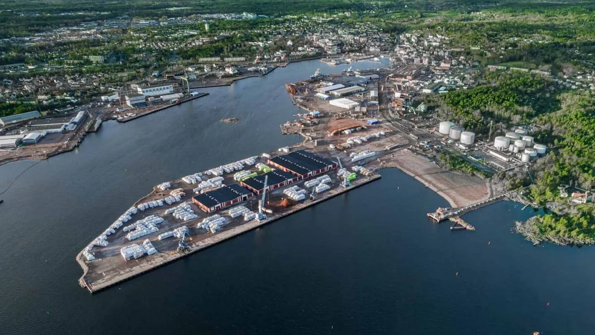 Oskarshamn limanı ve feribot limanının Aerial manzarası