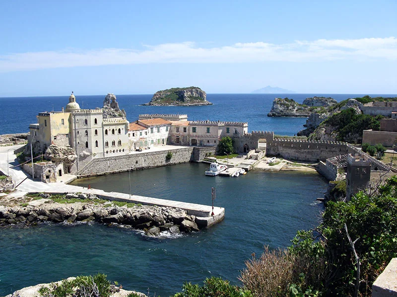 Pianosa İnişi