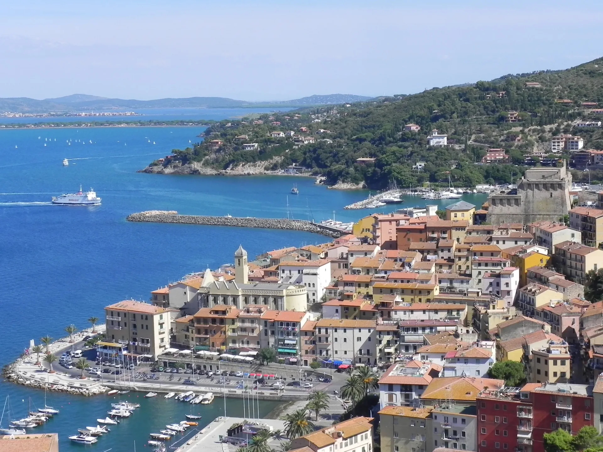 Porto Santo Stefano Feribot İskelesi