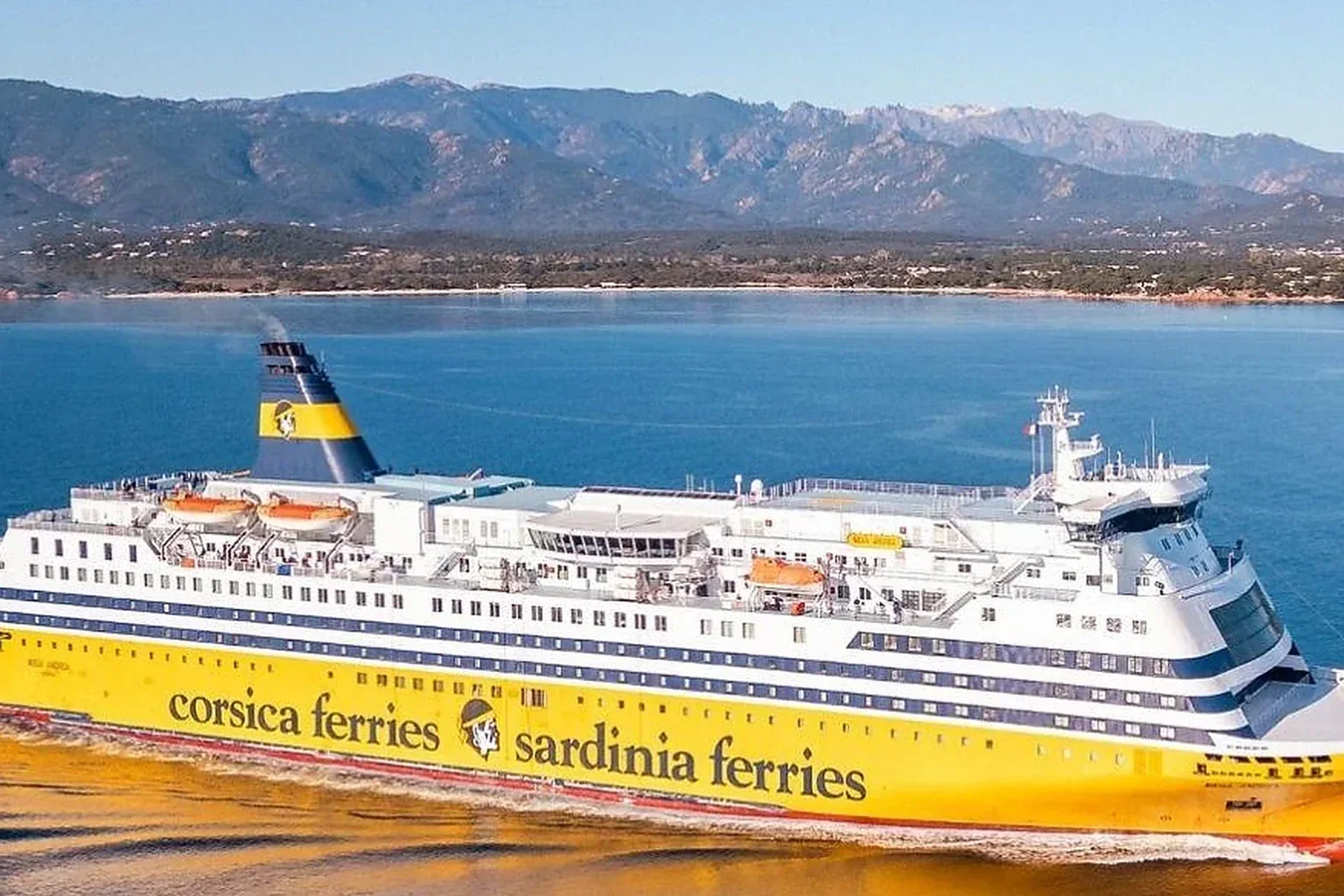 Corsica Sardinia Ferries yolcu ve araç feribotu