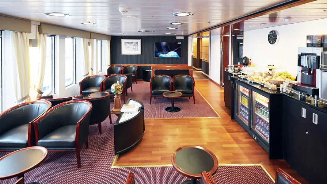 DFDS feribotunda Commodore Lounge