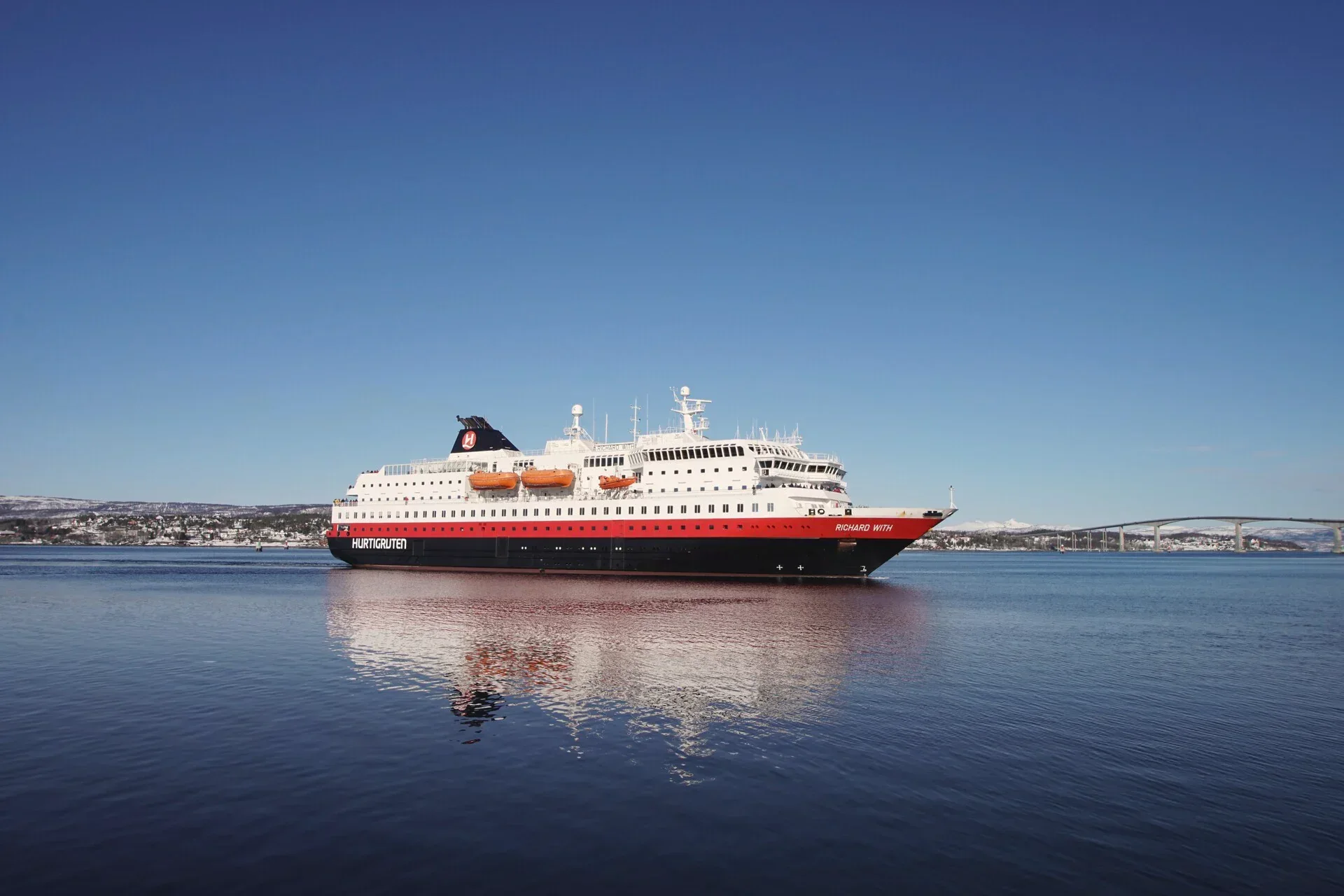 Hurtigruten feribotu