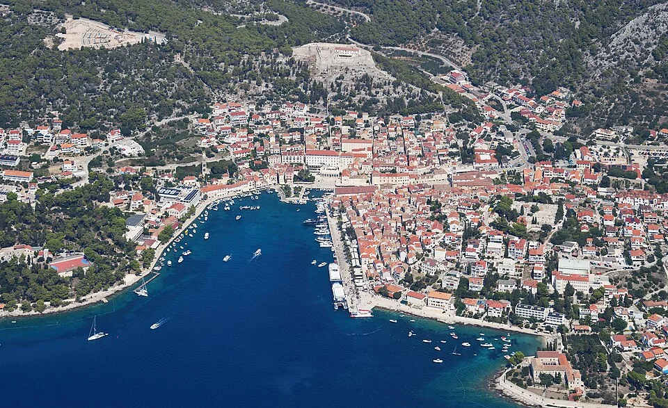 Hvar varış noktası fotoğrafı