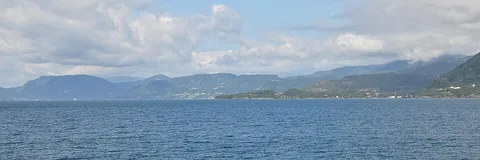 Malkenes yakınında Bjørnafjorden sahili, Norveç