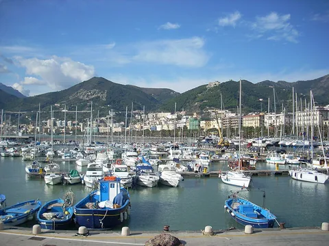 Salerno Masuccio, İtalya manzarası